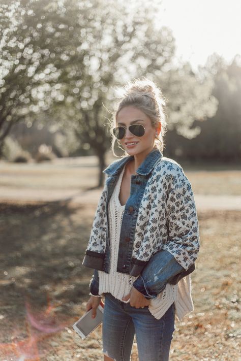 Vegas Wedding Guest, Cottage Fairytale, Maternity Boho, Rockstar Costume, Quilted Denim Jacket, Outfits Sweatpants, Floral Denim Jacket, Free People Jacket, Floral Denim