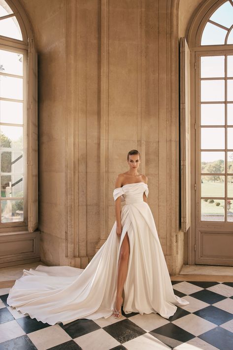 Luxury Elegant Summer Wedding Dress, Luxury Elegant Dress For Bride, Old Hollywood Glam Wedding Dress Brides, Luxury Modern Wedding Dresses, Traditional Luxury Wedding Evening Dress, Daily Dose Of Luxury Wedding Dress, Antonio Riva Wedding Dress, Elysee Wedding Dress Ines, Spring Luxury Wedding Dresses