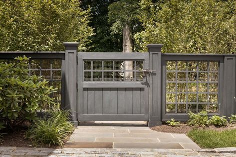 Farm Gates Entrance, American House Style, Neoclassical House, Outdoor Gate, Farm Gate, Front Fence, Kitchen Designer, Landscape Architecture Design, Traditional Exterior