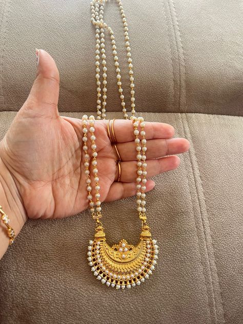 Pearl Gold Necklace Indian, Gold Pendent Designs, Pearl Mala, Bridal Jewelry Sets Brides, Gold Jewels Design, Gold Pearl Jewelry, Gold Bangles For Women, Black Beads Mangalsutra Design, Gold Jewellry