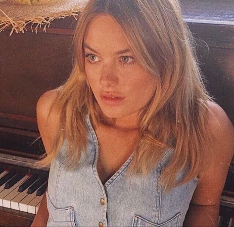 Camile Rowe Aesthetic, Camille Rowe Makeup, Camila Rowe, Camilla Rowe, Camille Rowe Aesthetic, Camille Rowe Style, Devon Carlson, Camille Rowe, Slimmer Face