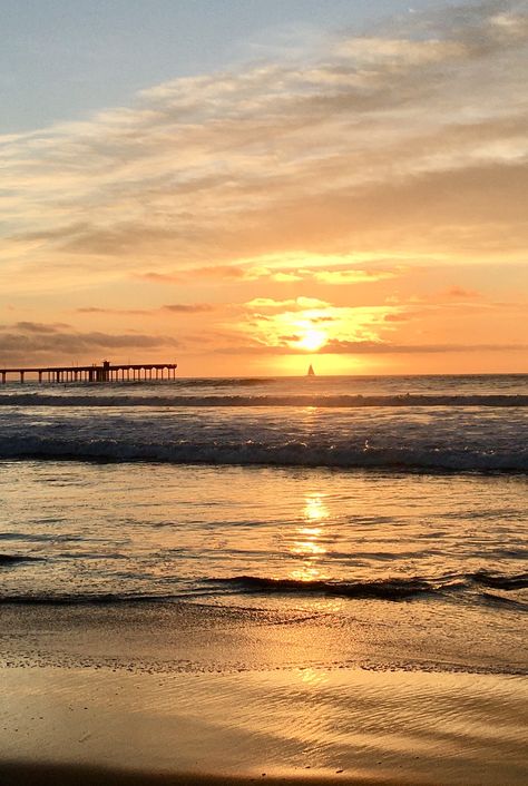 First sunset of 2020 in ocean beach San Diego, California San Diego Ocean Beach, Ocean Beach Pier San Diego, San Diego Pier, Ocean Beach California, Ocean Beach San Diego, America Trip, Beach San Diego, Apartment Wall Decor, Florida Life