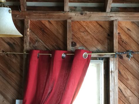 Up cycled  old fishing poles as nautical curtain rods. Curtain Rod Alternatives, Lodge Window Treatments, Steampunk Curtains, Branch Curtain Rods, Fishing Bedroom, Retreat Bedroom, How To Hang Curtains, Traditional Curtain Rods, Cabin Curtains