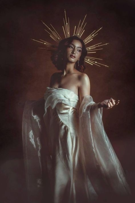 Greek Goddess Photoshoot, Debut Photoshoot, Shooting Studio, Goddess Aesthetic, Nature Goddess, Creative Photoshoot Ideas, Photographie Portrait Inspiration, Fantasy Photography, Photoshoot Themes