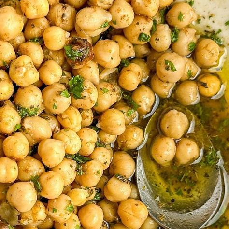 Plant-Based Whole30 on Instagram: "Hi PBWhole30 fam, this is Priyanka from @datethyplate sharing an easy, refreshing, no-cook recipe for Greek Chickpeas that is identical to the fan favorite Trader Joe’s Greek Chickpeas with Cumin and Parsley. Take this high protein snack with you on the go, add to your salads or meal plates for a nutrition boost. Copycat TJs Greek Chickpeas with Cumin & Parsley Serves: 4 (makes 2 cups) Prep to table: 10 minutes INGREDIENTS: • 19 oz. can of Chickpeas, liquid d Trader Joes Greek Chickpeas Recipe, Greek Chickpeas, High Protein Snack, Protein Snack, Chickpea Recipes, Garbanzo Beans, Trader Joe’s, High Protein Snacks, Trader Joe