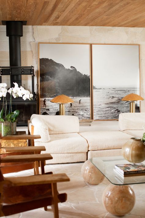 Coastal Interior Living Room, Lounge Room Art, Neutral Palette Living Room, California Modern Living Room, Malibu Homes Interiors, Airbnb Living Room Ideas, California Interiors, Modern Coastal Living Room, Living Room Coastal