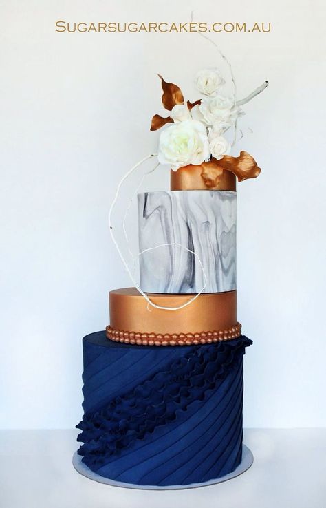 Beautiful cake! Navy, copper and marble! White Marble Wedding Cake, Copper Wedding Cake, White Marble Wedding, Marble Wedding Cake, Wedding Cake Navy, Metallic Cake, Creative Wedding Cakes, Marble Wedding, Copper Wedding