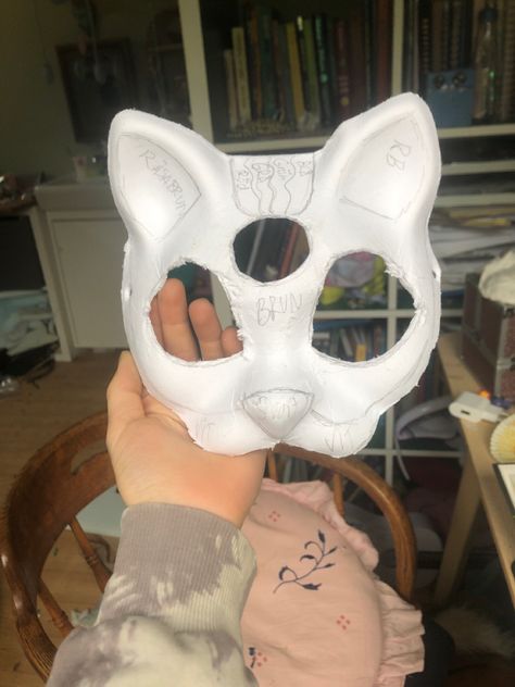 Dragon Otherkin, Dragon Therian, Therian Mask Base, Cat Mask Diy, Therian Gear, Therian Masks, Fursuit Tutorial, Cardboard Mask, Make A Dragon