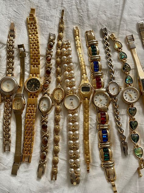 Antique Watches Vintage, Cool Watches Women, Vintage Italian Jewelry, Antique Watches Women, Vintage Gold Watch Women, Vintage Gold Watches, Vintage Watches Antique, Vintage Womens Watch, Gold Antique Jewellery