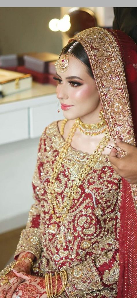 Barat Brides Pakistani Bridal, Barat Bridal Look Pakistani, Pakistani Bridal Eye Makeup Barat, Alizey Shah Bridal Shoot, Ayza Khan Bridal Photoshoot, Pakistani Bridal, Bridal Looks, Bridal Wear, Saree