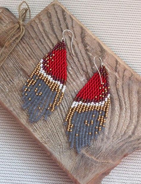 Handwoven Earrings, Beaded Jewelry Earrings, Beaded Jewelry Bracelets, Native American Beaded Earrings, Grey Beads, Boho Chic Jewelry, Beaded Earrings Patterns, Gemstone Stud Earrings, Miyuki Beads