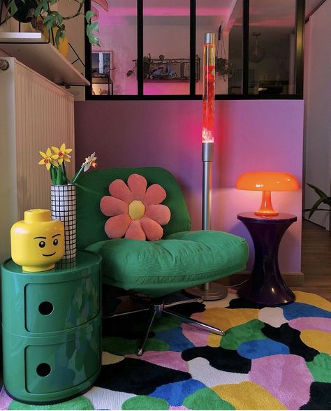 Funky Apartment Furniture, Urban Room Aesthetic, Apartment Decor Styles, Y2k Interior Design, Maximalist Bedroom Decor, Groovy Decor, Dream Apartment Decor, Future Apartment Decor, Dekorasi Kamar Tidur