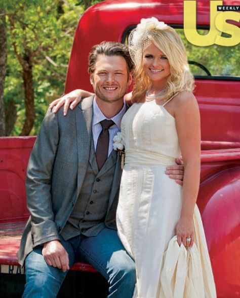 Miranda Lambert and Blake Sheldon Miranda Lambert Wedding Dress, Miranda Lambert Wedding, Blake Shelton Wedding, Blake Shelton Miranda Lambert, Blake Shelton And Miranda, Couple Shots, Country Music Artists, Country Music Stars, Famous Couples