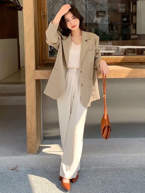 Blazer Outfits 2023, Beige Blazer Outfits Women, Tan Blazer Outfits, Blazer Outfits Women, Trendy Work Outfit, Blazer Outfits Casual, Blazer Outfits For Women, Stylish Work Attire, Office Outfits Women