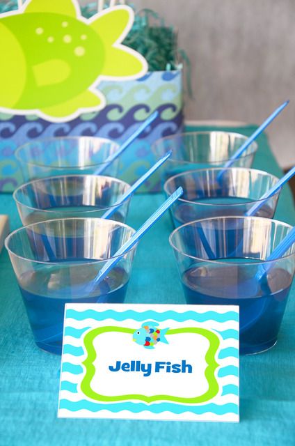 Jelly Fish - Blue Jello in transparent plastic cup with blue spoon Rainbow Fish Birthday, Moving Party, Seaside Party, Octonauts Birthday Party, Fish Party, Fish Birthday, Blue Jello, Friendsgiving Party, Fishing Party