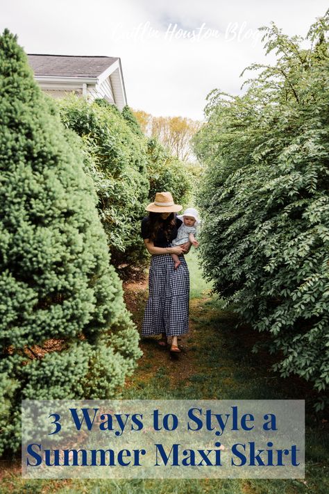 Three Ways to Style a Gingham Maxi Skirt - Caitlin Houston Gingham Skirt Outfit, Pleated Maxi Skirt Outfit, Maxi Tiered Skirt, Maxi Skirt Outfit Summer, Skirt Outfit Summer, Weather Clothes, Maxi Skirts Summer, Long Flowy Skirt, Beach Sweater