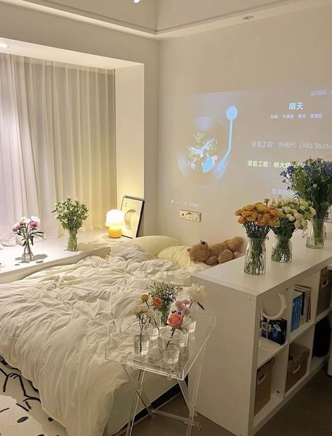 Korean Apartment Bedroom Aesthetic, Seoul Apartment Bedroom, Korean Dorm Aesthetic, Bedroom Inspirations Korean, Cute Korean Bedroom Aesthetic, Korean Loft Bedroom, Korean Rooms Aesthetics, Room Ideas Aesthetic Korean Style, Room Ideas Aesthetic Minimalist Korean