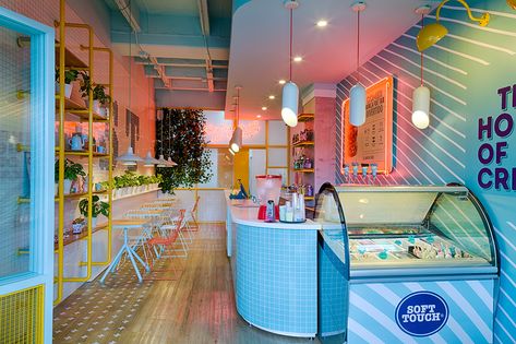 Ice Cream Shop Decor, Bubble Tea Shop, Gelato Shop, Frozen Yogurt Shop, Yogurt Shop, Cafe Shop Design, Coffee Shops Interior, 카페 인테리어 디자인, Ice Cream Parlor