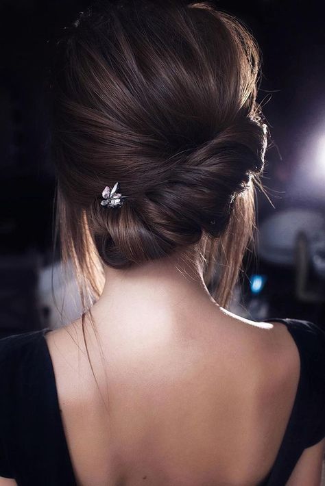 Twist of Beauty: The Most Beautiful Party Hairstyles to Elevate Your Look Chignon Hair, Best Wedding Hairstyles, Low Bun, Sharon Stone, 2020 Trends, Wedding Hairstyles For Long Hair, Braided Updo, Wedding Hair And Makeup, Bridesmaid Hair