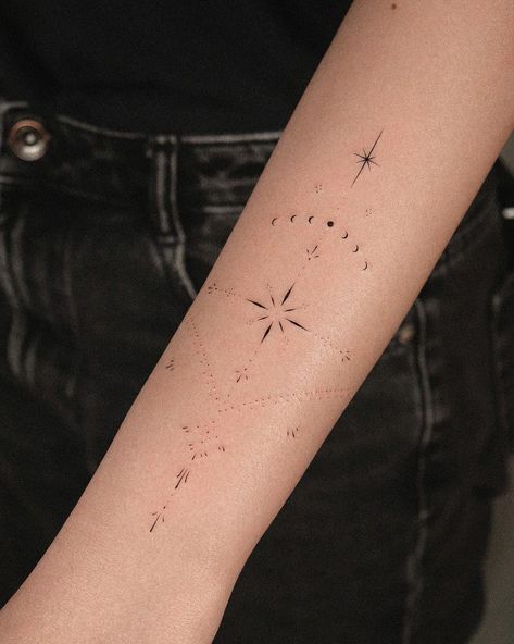 Star Tattoo Ideas, Best Star Tattoos, Snowflake Tattoo, Small Star Tattoos, 8 Point Star, Tattoo Tips, Snow Flake Tattoo, Star Tattoo Designs, Nautical Star