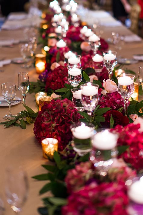 Burgundy Red Wedding, Burgundy Wedding Centerpieces, Burgundy Wedding Theme, Red Wedding Decorations, Rustic Wedding Decorations, Skirt Diy, Maroon Wedding, Wallpaper Tumblr, Long Table