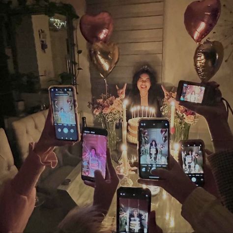 #birthday #birthdayparty #birthdaygirl #bday #bdaygirl #cumpleaños #cumple 17 Doğum Günü, 17. Geburtstag, حفل توديع العزوبية, Sweet Sixteen Birthday Party Ideas, 17th Birthday Ideas, Cute Birthday Pictures, Cute Birthday Ideas, Sixteenth Birthday, 사진 촬영 포즈