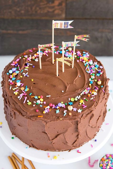 Birthday Cake Recipe Homemade, Birthday Cake Homemade, Classic Birthday Cake, Baking Birthday Cake, Easy Birthday Cake Recipes, Best Birthday Cake Recipe, Birthday Cake Recipes, Gluten Free Birthday Cake, Toddler Birthday Cakes