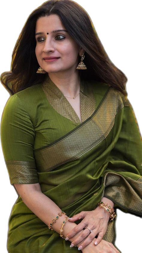 Blouse Designs High Neck, Boat Neck Blouse Design, Cotton Saree Blouse Designs, Cotton Blouse Design, Saree Blouse Neck Designs, New Saree Blouse Designs, Latest Model Blouse Designs, Traditional Blouse Designs, Fashionable Saree Blouse Designs