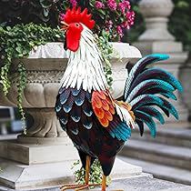 Backyard Patio Kitchen, Metal Rooster Decor, Chicken Decorations, Chicken Sculpture, Rooster Garden, Patio Art, Rooster Statue, Rooster Kitchen Decor, Metal Rooster