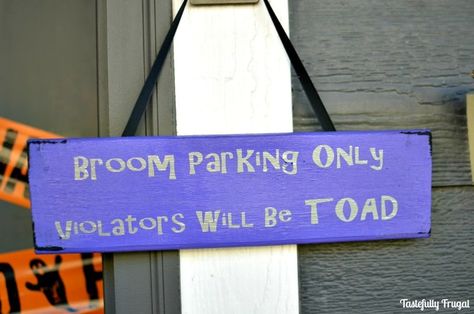 Broom Parking Sign, Mummy Candles, Diy Witches, Witches Brooms, Broom Parking, Halloween Brooms, Diy Halloween Treats, Halloween Scavenger Hunt, Parking Sign