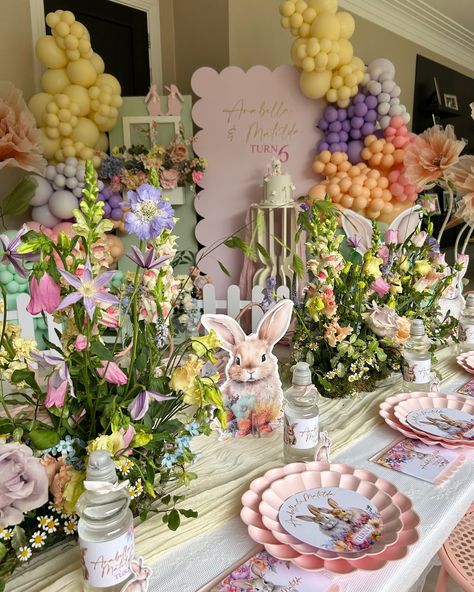 A bunny party 🐰 Bunnies! This was the sweetest theme to work with! Super pretty celebration for Arabella and Matilda’s 5th birthday 🎁 A dreamy tea party filled with bunnies and flowers 🌷 Happy birthday girls 💕 Event planning and styling @mylittleteaparty Backdrops and balloons @theglitzyballooncompany Artwork @shinyhappyparty Bags @makeitfridayuk Large faux flowers @ketiestory #mylittleteaparty #eventplanner #bunnyparty #rabbitparty #bunniesandflowers #5thbirthdayideas #kidspartyplann... Vintage Bunny Birthday Party, April Birthday Party Themes, Spring Birthday Theme, Bunny Party Theme, Easter Birthday Party Ideas, Dekor Aqiqah, Bunny Tea Party, Easter Themed Party, Bunny Themed Birthday Party