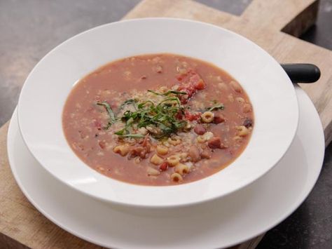 "16 Bean" Pasta e Fagioli Recipe | Ina Garten | Food Network 16 Bean Soup, Italian Comfort Food, Bean Pasta, Pasta Fagioli, Ina Garten Recipes, Food Network Canada, Pasta E Fagioli, Bean Soup, Stew Recipes