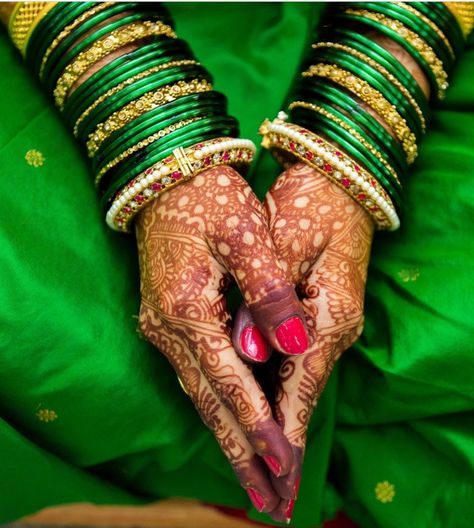 Bangle Ceremony Photoshoot, Glass Bangles Indian Wedding, Karwachauth Photoshoot, Green Bangles Indian, Glass Bangles Indian, Bangles Ceremony, Bangles Ideas, Indian Wedding Bangles, Green Bangles