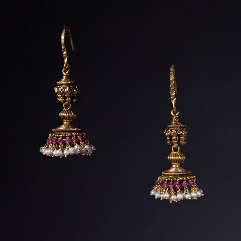 Hanging Gold Earrings Design, Studs Earrings Gold India, Pearl Ear Rings, Ruby And Pearl, Small Earrings Gold, Pearl Earrings Designs, Temple Jewellery Earrings, Gold Earrings Indian, Antique Gold Earrings