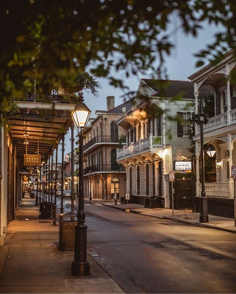 1980s New Orleans, French Quarter New Orleans Aesthetic, New Orleans Shops, Nova Orleans Aesthetic, French Quarter Aesthetic, New Orleans Jazz Aesthetic, Vintage New Orleans Aesthetic, Louisiana Gothic, New Orleans Landscape