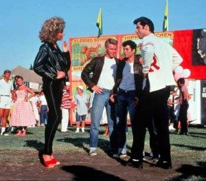 grease costume idea: letterman jackets! Olivia Newton John Grease, Grease Outfits, Sandy And Danny, Grease 1978, Grease Movie, Grease Is The Word, Grease Musical, Grease 2, Olivia Newton John