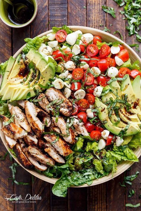 Avocado Caprese Salad, Chicken Avocado Caprese, Easy Low Carb Meals, Carb Cycling Diet, Japanese Diet, Soup Ideas, Low Carb Meals, Meals Ideas, High Protein Low Carb Recipes