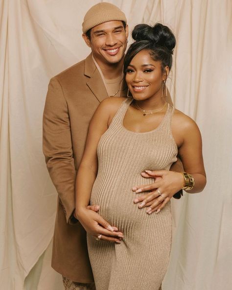 Frontal Hair, Black Motherhood, Couple Pregnancy Photoshoot, Maternity Photoshoot Outfits, Pregnancy Goals, 360 Frontal, Pretty Pregnant, Pregnant Celebrities, Maternity Photography Poses