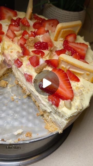 Strawberry Cookie Pudding, Chessmen Banana Pudding Recipe, Banana And Strawberry Pudding, Strawberry Banana Pudding Cheesecake, Strawberry Cheesecake Banana Pudding, Box Banana Pudding, Strawberry Shortcake Pudding, Strawberry Cheesecake Pudding, Desserts With Cream Cheese