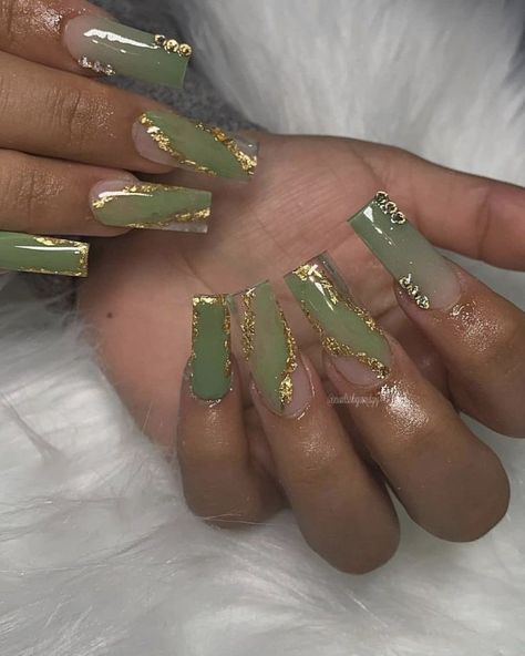 Nails Green Chrome, Jade Green Nails Acrylic, Acrylic Nails Green, Female Nails, Green Acrylics, Nail Gold, Quinceanera Nails, Jade Nails, Nail Aesthetic