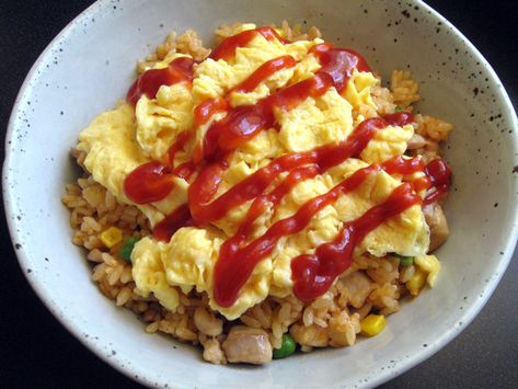 Easy ‘Omu-rice’ Bowl – Hiroko's Recipes Omu Rice, Food Combos, Eating Together, Food Eating, Egg Whisk, Rice Bowl, Mixed Vegetables, How To Cook Eggs, Scrambled Eggs