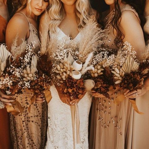 Bouquet Dried Flowers, Fall Wedding Color Schemes, Country Western Wedding, Bouquet Arrangement, Wedding On A Budget, Boho Bouquet, Dried Bouquet, Wedding Theme Colors, Future Wedding Plans