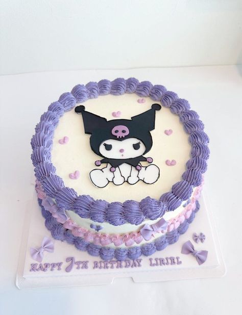 Kuromi Cake Ideas Birthdays, Kuromi Birthday Cake, Pastel Kuromi, Birthday Sanrio, Kuromi Cake, Kuromi Birthday, Girly Birthday Cakes, Sparkly Phone Cases, Cartoon Birthday Cake