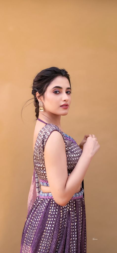 Indian Actress Priyanka Mohan, Closeup Photo, Indian Actors, Beauty Face Women, Fashion Sketch, Beautiful Shorts, Girly Images, Bollywood Girls, Indian Actress Hot Pics