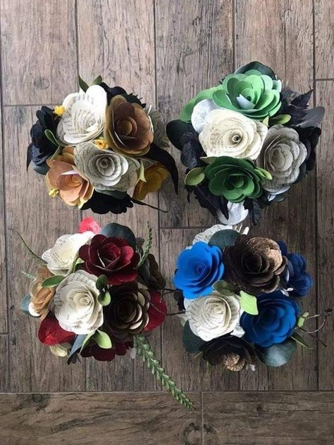 Harry Potter Bridesmaid, Harry Potter Theme Wedding, Book Bouquet, Harry Potter Wedding Ideas, Hp Wedding, Book Page Roses, Nerd Wedding, Geeky Wedding, Blue And Bronze