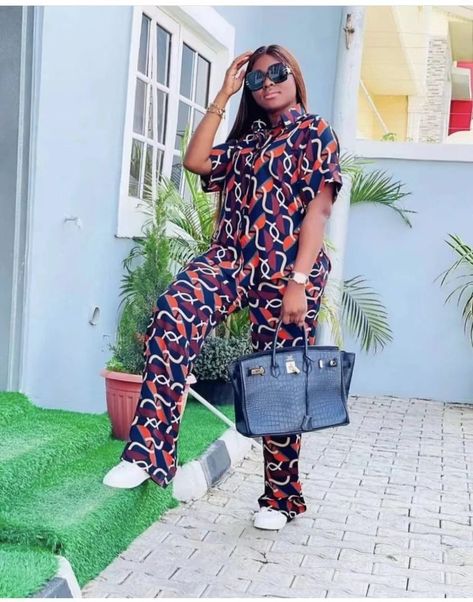 Chiffon Top And Trouser, Trouser Styles For Ladies, Two Piece Sets Outfits, Night Suit For Women, African Print Shirt, 2piece Outfits, Short African Dresses, Corporate Attire, African Fashion Women Clothing