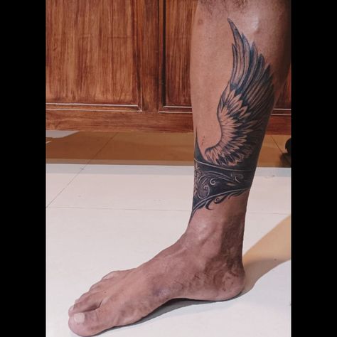 Shin Tattoos, Hermes Tattoo, General Tattoo, Eagle Wing Tattoos, Chess Tattoo, Shin Tattoo, Sketch Style Tattoos, Armor Tattoo, Shin Guard