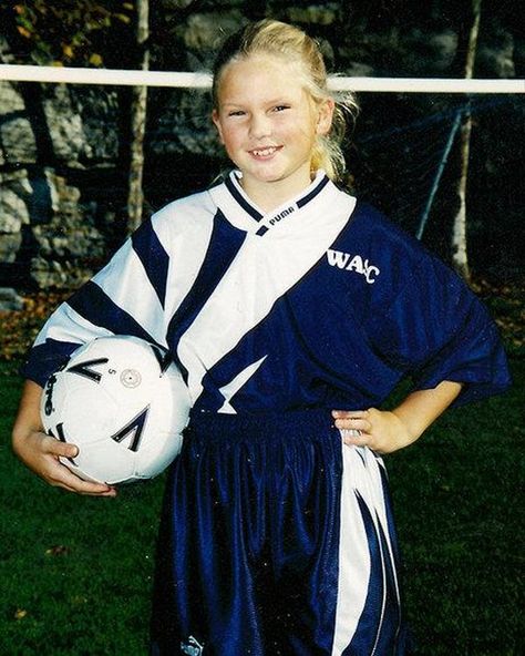 Young Taylor Swift in a Sports... is listed (or ranked) 4 on the list 20 Pictures of Young Taylor Swift Before She Was Famous Taylor Swift Family, Taylor Swift Childhood, Young Taylor Swift, Taylor Swift Fotos, Baby Taylor, Childhood Pictures, Estilo Taylor Swift, All About Taylor Swift, Swift Photo