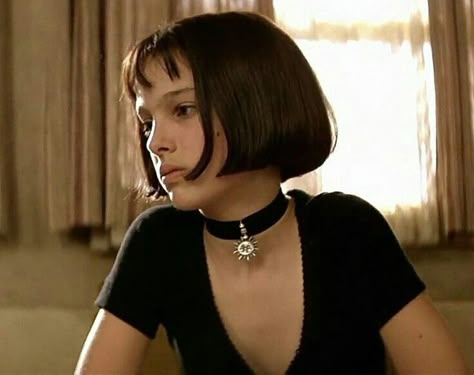 Matilda Leon The Professional, Natalie Portman Mathilda, Halloween Costumes Cool, Matilda Leon, Young Natalie Portman, Leon The Professional Mathilda, Natalie Portman Leon, Leon Matilda, Mathilda Lando