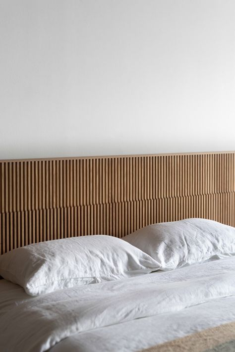 Interior Design Inspo Bed Back Board Design, Fluted Bed, Modern Wood Headboard, Fluted Headboard, Oversized Headboard, Backboards For Beds, Wood Headboards, Oak Headboard, Wood Samples